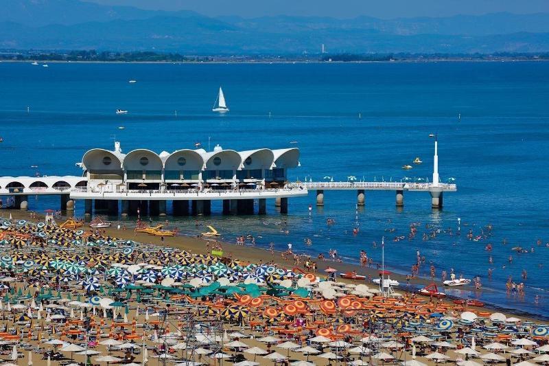 Monaco Suites Hotel Lignano Sabbiadoro Ngoại thất bức ảnh