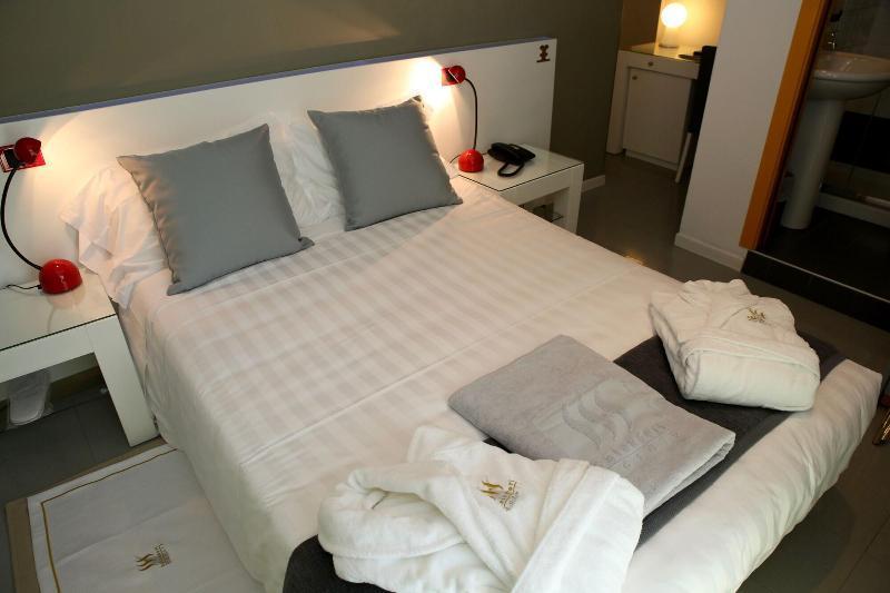 Monaco Suites Hotel Lignano Sabbiadoro Ngoại thất bức ảnh