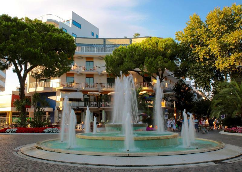 Monaco Suites Hotel Lignano Sabbiadoro Ngoại thất bức ảnh