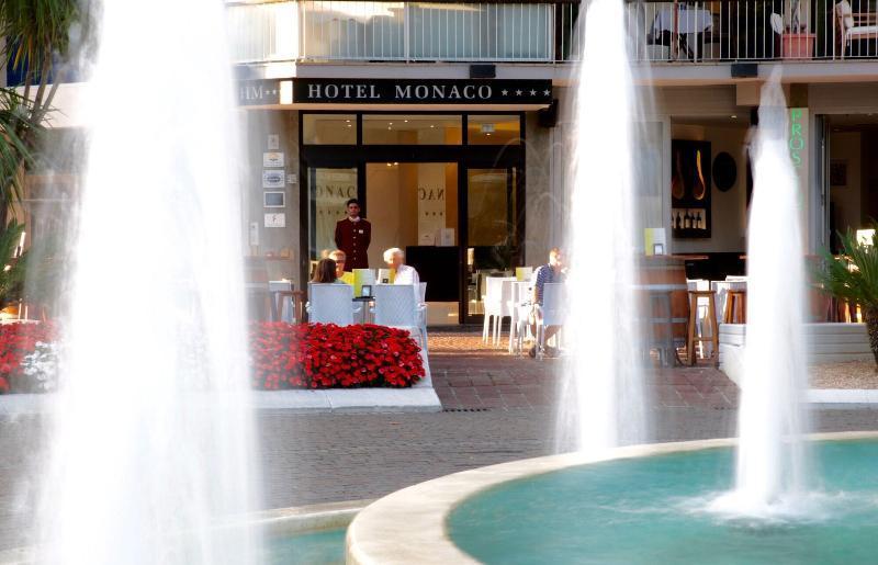 Monaco Suites Hotel Lignano Sabbiadoro Ngoại thất bức ảnh