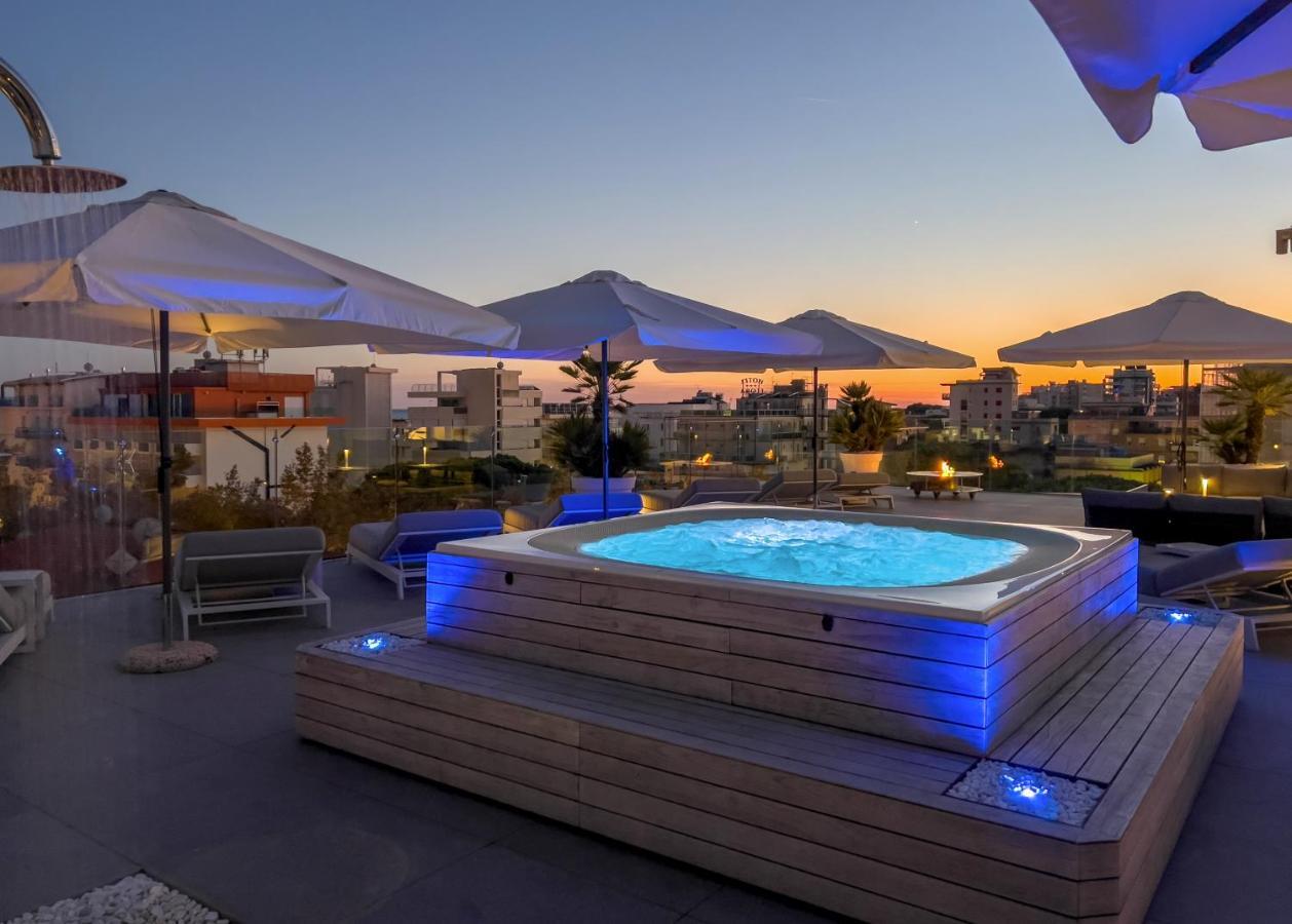 Monaco Suites Hotel Lignano Sabbiadoro Ngoại thất bức ảnh