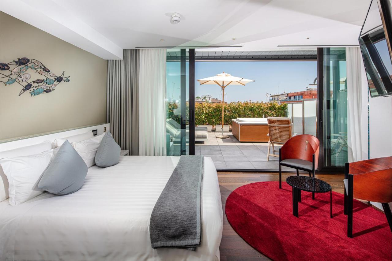 Monaco Suites Hotel Lignano Sabbiadoro Ngoại thất bức ảnh