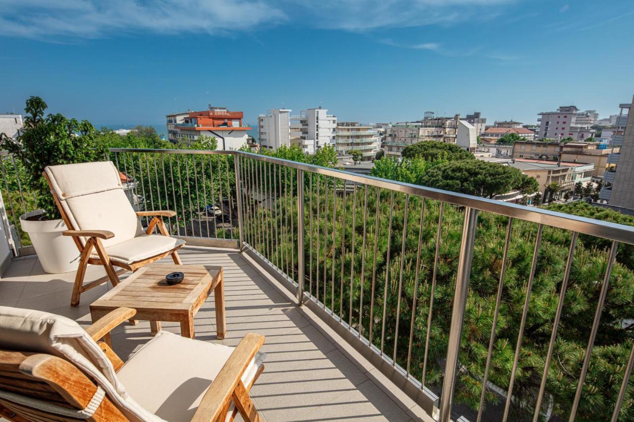 Monaco Suites Hotel Lignano Sabbiadoro Ngoại thất bức ảnh