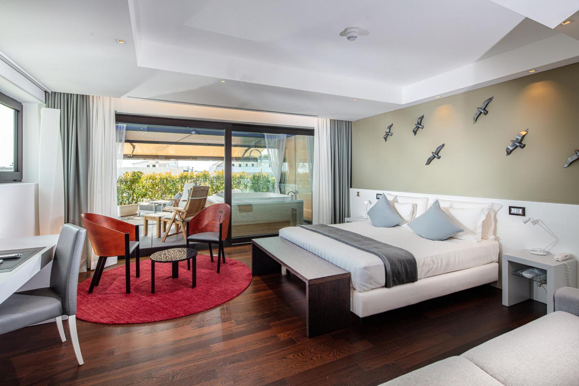 Monaco Suites Hotel Lignano Sabbiadoro Ngoại thất bức ảnh